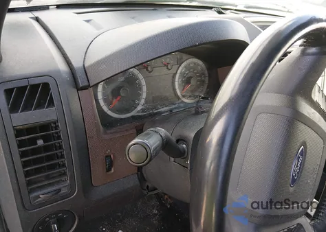 2008 Ford Escape Xlt z USA, uszkodzony, nr VIN 1FMCU93158KB75818